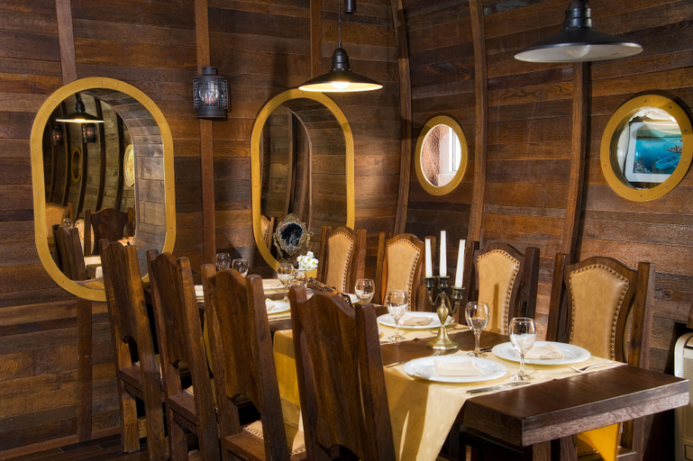 Food & Drinks 5, Hotel Plaza Omis, Omiš
