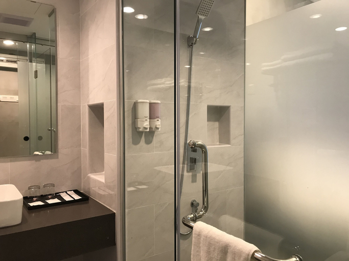 Bathroom 5, Dandelion Inn, Kinta