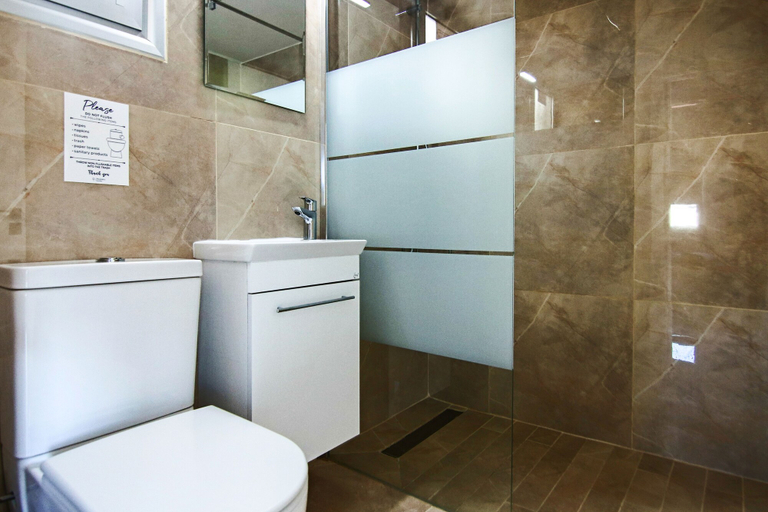 Bathroom 2, Phaedrus Living: Seaside Residence Lighthouse 70