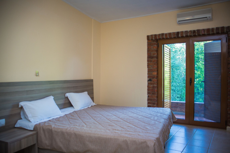 Bedroom 2, Hotel Livia, Sarandës