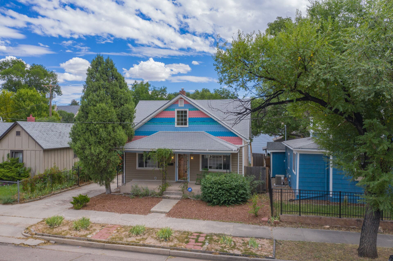 Exterior & Views 2, 3BR Hot-tub & Dog-friendly Old Colorado City!!, El Paso
