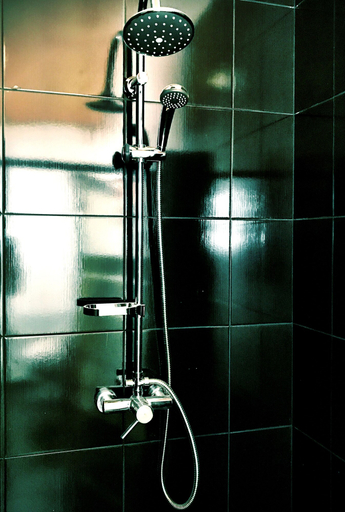Bathroom 5, ILO Hotel, Analamanga