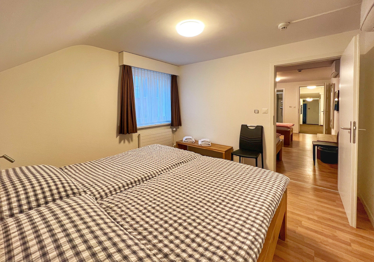 Bedroom 3, Hotel Hecht, Rheintal