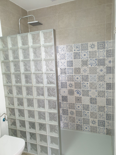 Bathroom 4, Mesón-Hostal La Cabaña, Badajoz