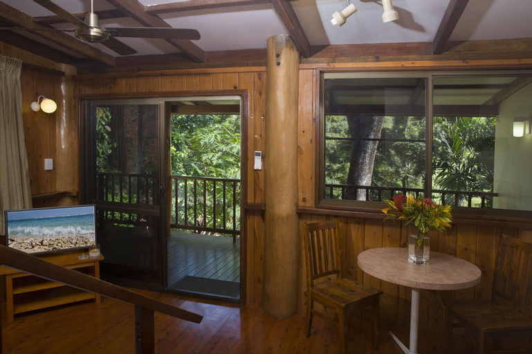 Others 4, Milkwood Lodge, Cook