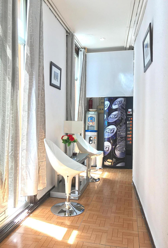 Bathroom 5, Hostal Los Arcos, Madrid