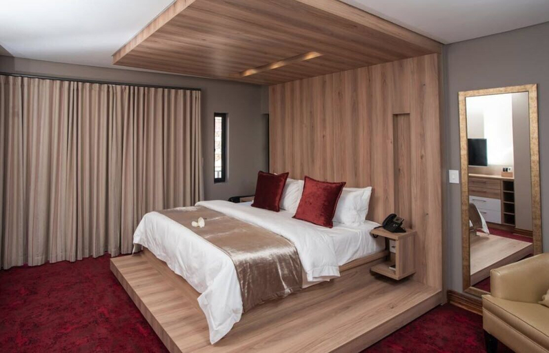 Bedroom 2, Loch Logan Hotel, Mangaung