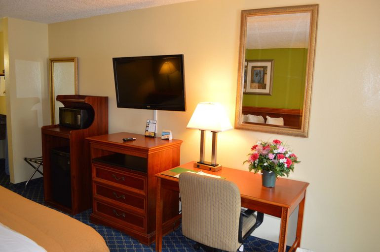 Bedroom 3, Quality Inn Savannah Midtown, Chatham
