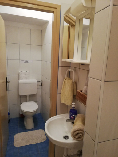 Bathroom 2, Axis City Center, Split