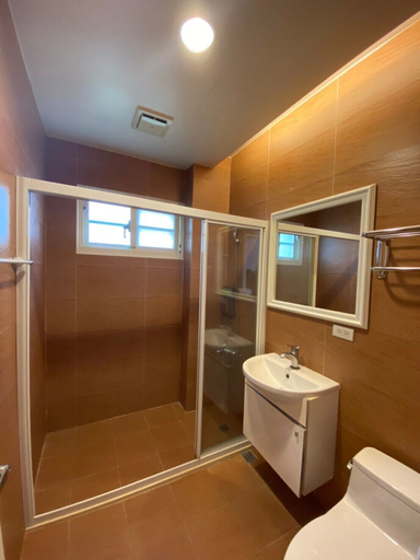Bathroom 3, Isaalice Slip and Slide B&B, Yilan