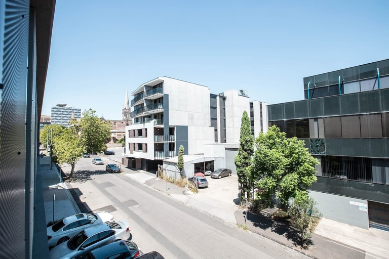 Exterior & Views, Stunning Bright Apartment At Hawthron/Glenferrie Station, Melbourne