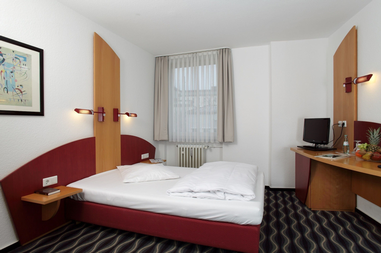 Bedroom 2, Stadthotel Kassel, Kassel