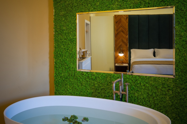 Bathroom 5, Nohasi Palace, Lecce
