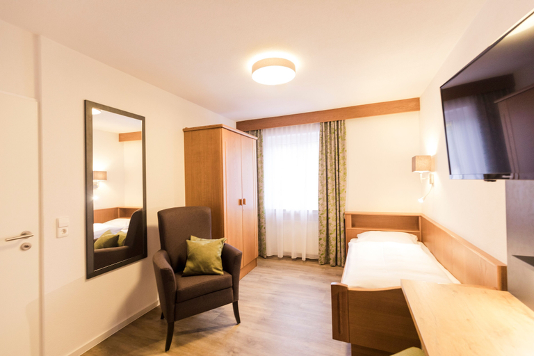 Bedroom 3, Landhotel Waldeck, Donau-Ries
