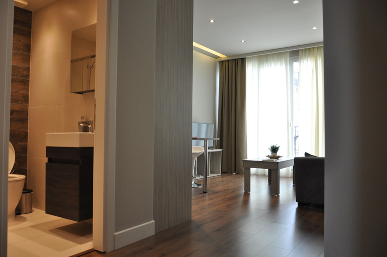 Bathroom 3, Penthouse Apartments, The Luxury Suites, Central Macedonia