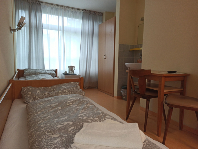Bedroom 5, Restaurant El Greco, Dillingen an der Donau