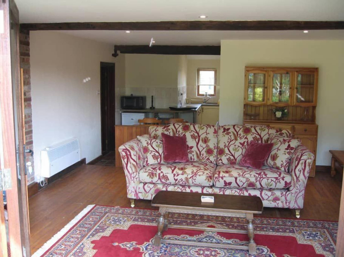 Others 4, Oak Cottage, Kent