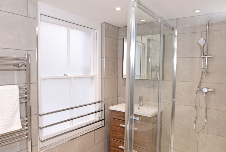 Bathroom, Bicknell House Hyde Ground, East Sussex