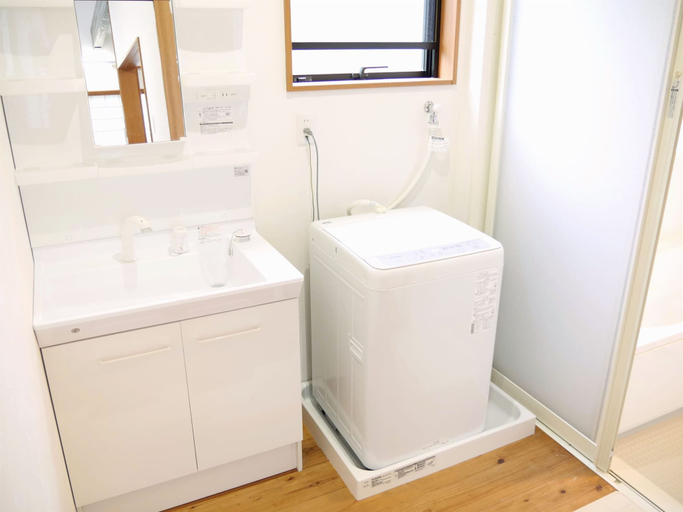 Bathroom 3, Amami Shimahaku Aikana, Tatsugō