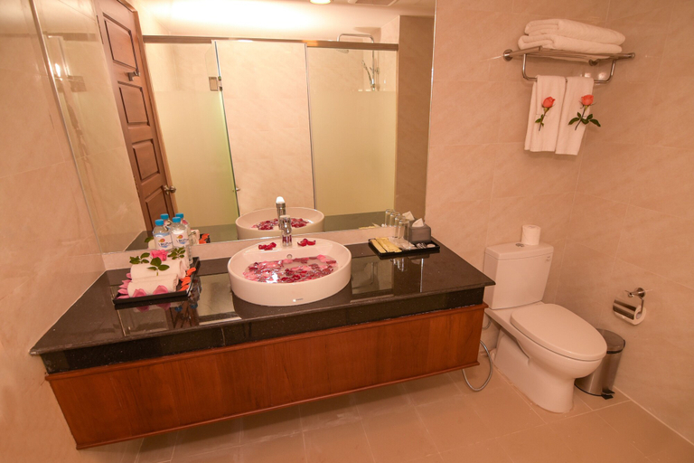 Bathroom 3, Virgin Beach Hotel, Thandwe