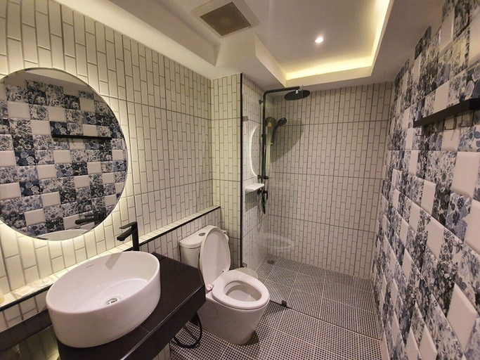 Bathroom 4, Platinum Hotel, Pluak Daeng