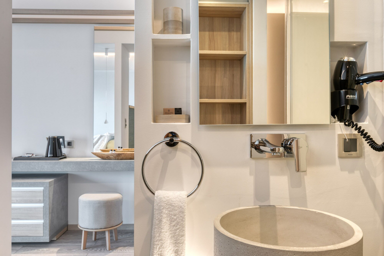 Bathroom 5, Las Hotel & Spa, Peloponnese