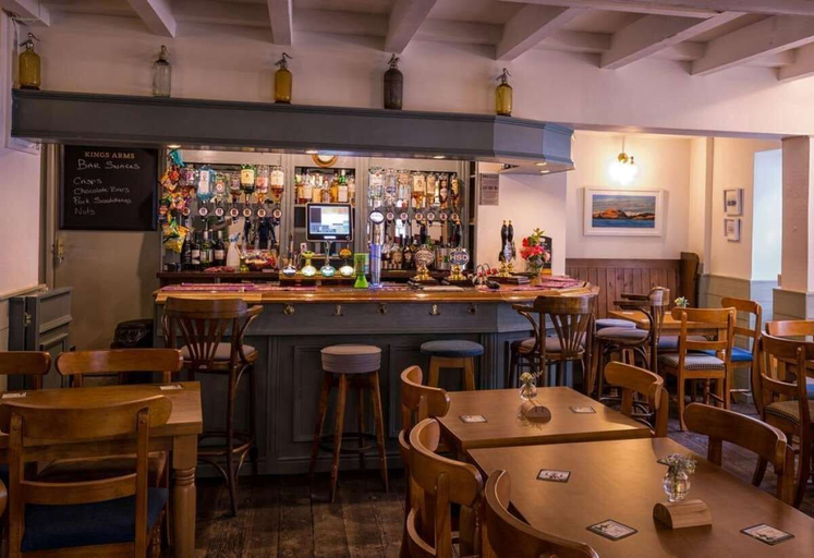 Food & Drinks 4, The Kings Arms, Cornwall
