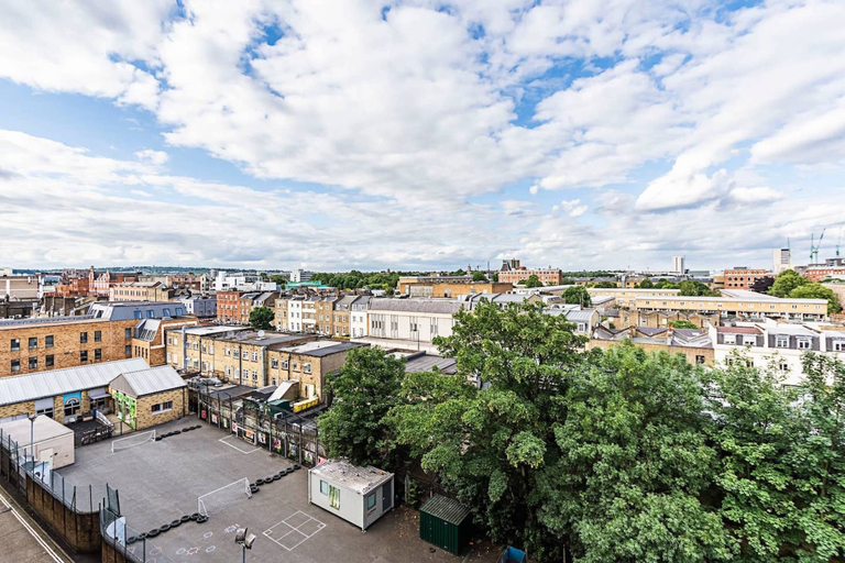 Others 5, Magnificent and centrally located flat, London