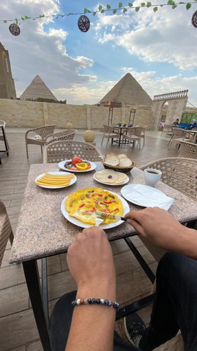 Food & Drinks