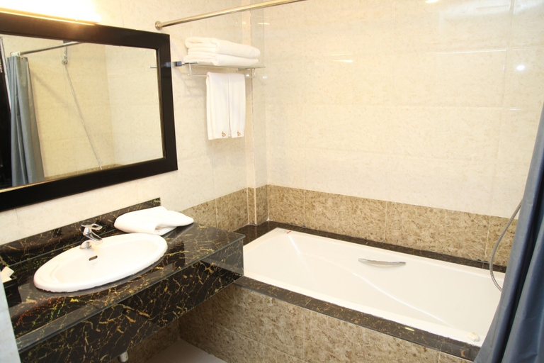 Bathroom 5, Mingalar Thiri Hotel, Naypyitaw