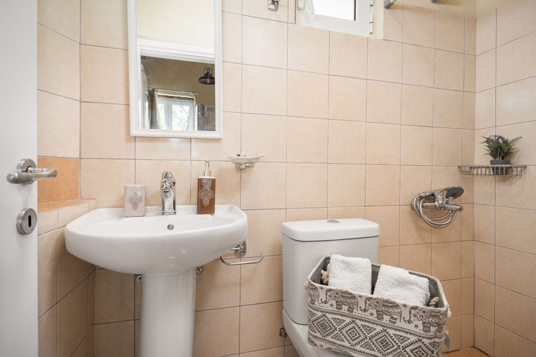 Bathroom, The Swallow's Seaview Nest by Konnect, Ionian Islands