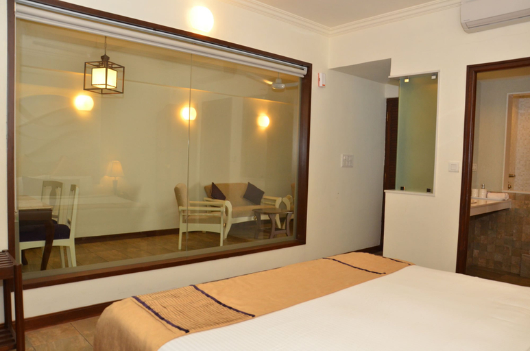 Bedroom 3, Sonesta Inn, North Goa