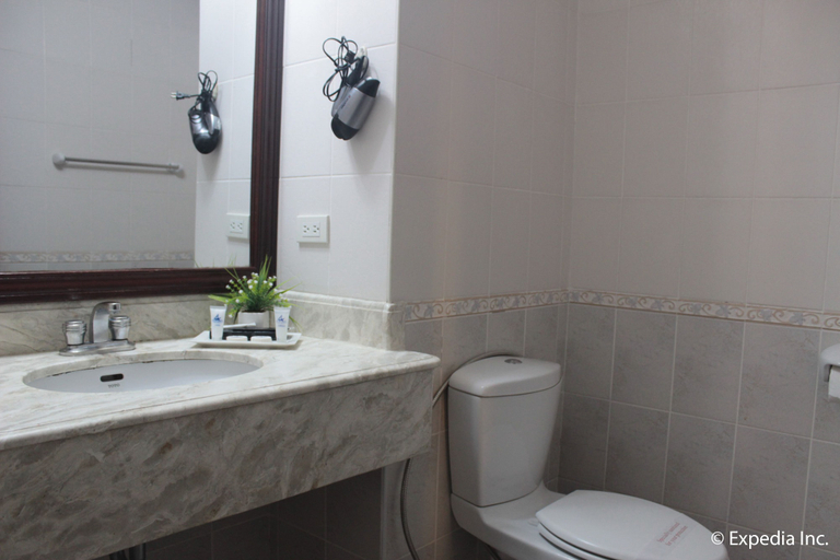 Bathroom 5, Vista Marina Hotel and Resort, Olongapo City