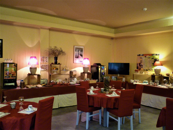 Food & Drinks 5, The Originals Boutique, Hôtel Clos St Marie, Nièvre