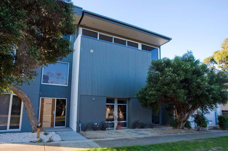 Exterior & Views 2, Whitewater Apartments, Surf Coast - East