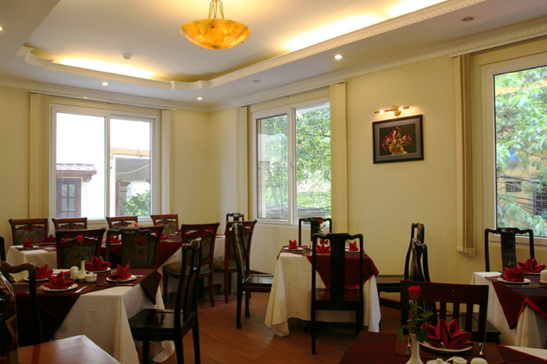 Food & Drinks 5, Sunny Hotel 1, Ba Đình