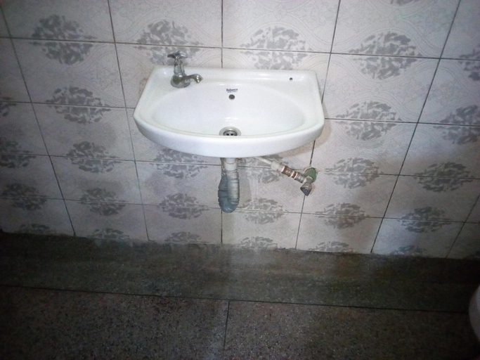 Bathroom 3, Club 280, Isiolo North
