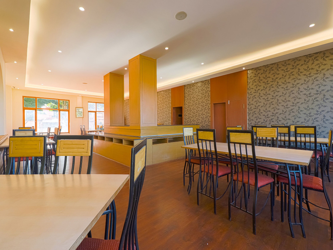 Food & Drinks 5, The Byke Sunshine Grand, The Nilgiris