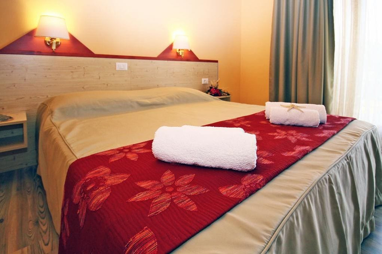 Bedroom 3, Ta 2 Pefka, Central Macedonia
