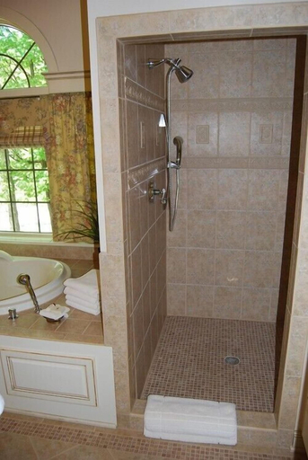 Bathroom 3, The Roost Bed and Breakfast, Outagamie