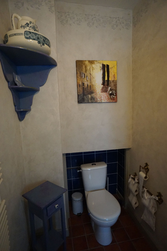 Bathroom 5, Domaine de la Chartreuse Dautré, Dordogne