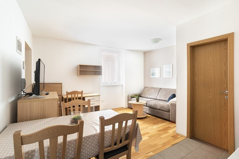 Others 5, Apartments Medved, Koper