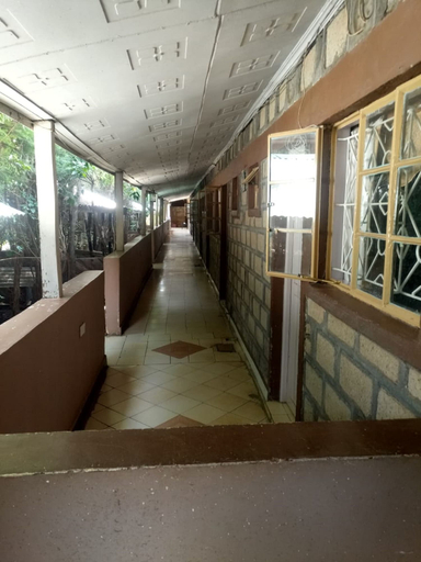 Others 5, Hotel Horns, Starehe