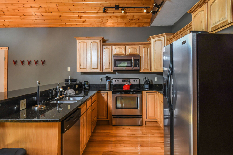 Others 5, Marsh-Mellow Manor 5 Bedroom House, Garrett