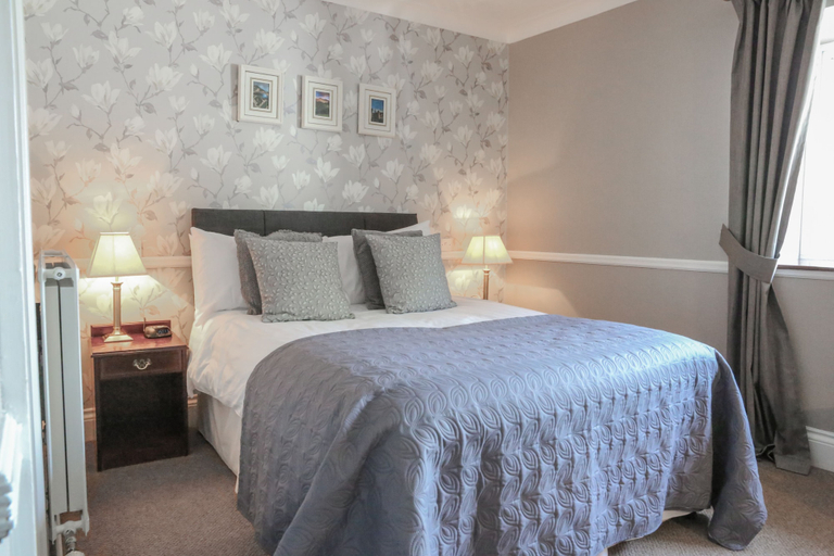 Bedroom 2, Llechwen Hall Hotel, Caerphilly