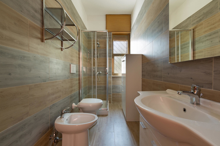 Bathroom 5, Villa Scirocco, Lecce