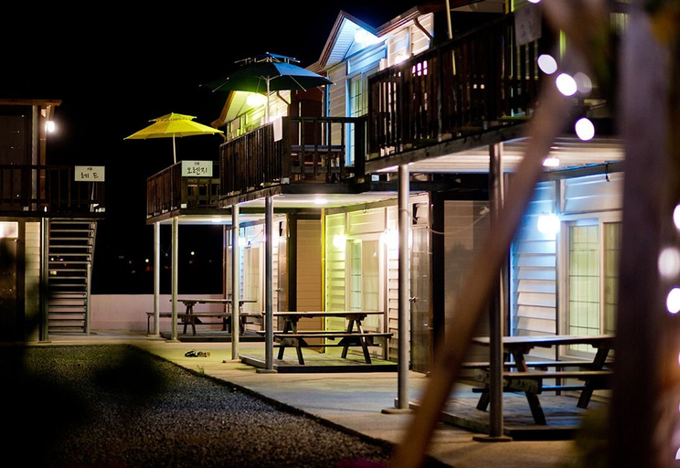 Exterior & Views 2, Wando Sol Beach Pension, Wando