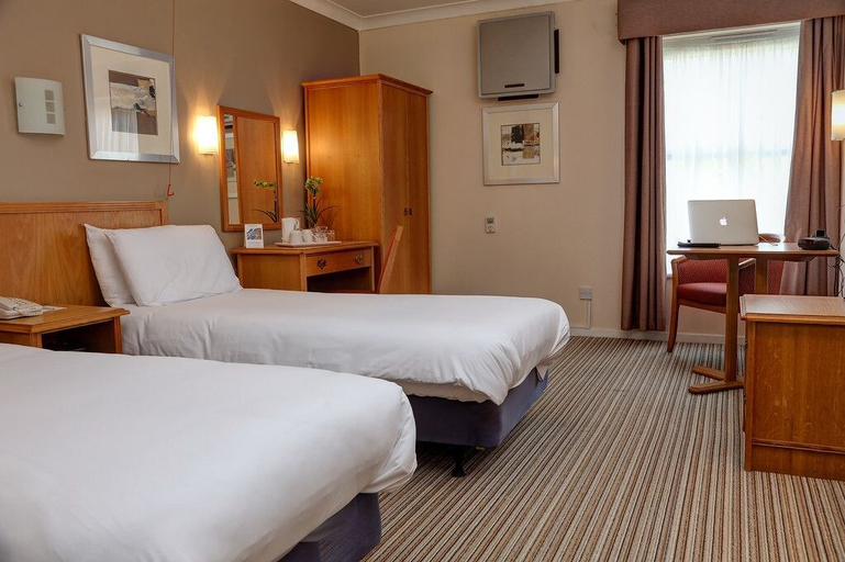 Bedroom 3, Garden Court Hotel Aylesbury, Buckinghamshire