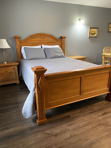 Bedroom 3, Pelican Motel, Otter Tail