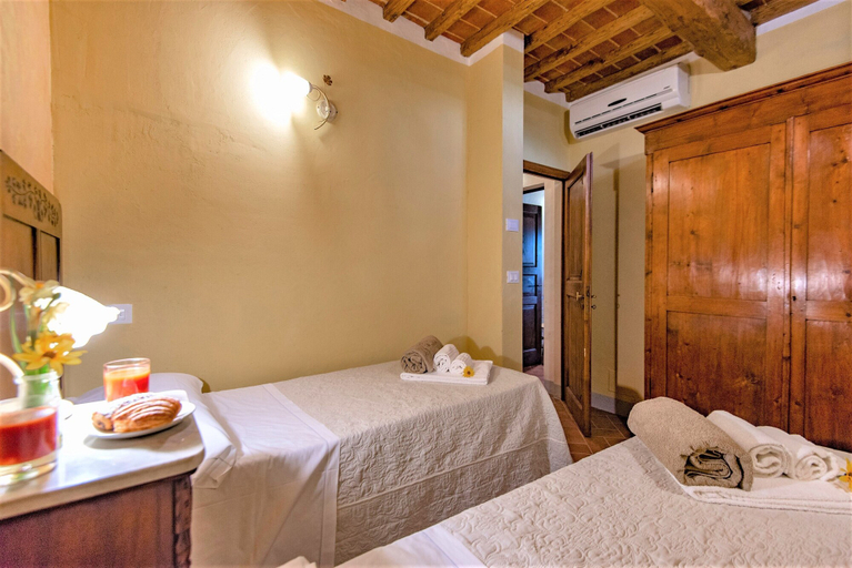 Room 2, Chianti Sunshine, Arezzo